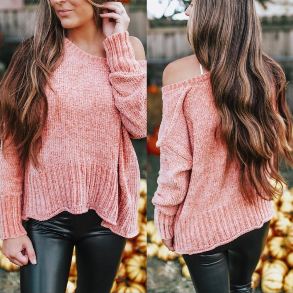 HOST PICK 🖤KISS AND MAKEUP CHENILLE SWEATER🖤